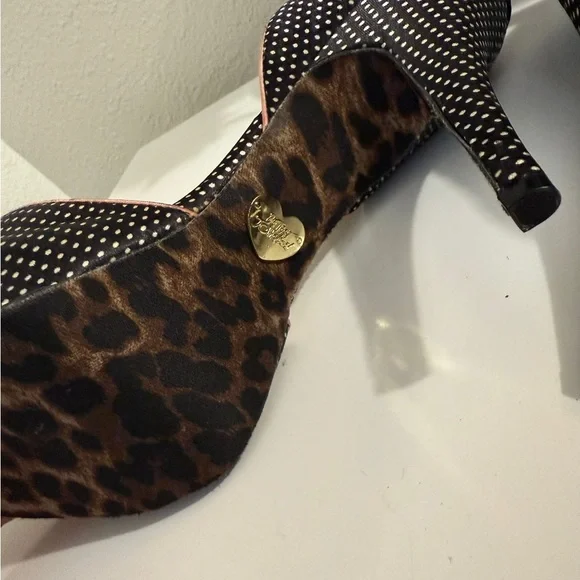 Besty Johnson Black and Cream Polka Dot Women's Heels - Picture 9 of 12